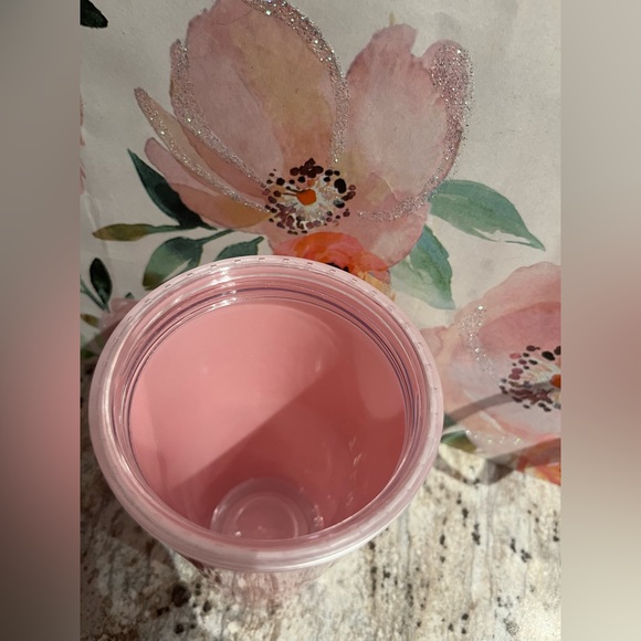 Medium cup pink💖 - Picture 4 of 4
